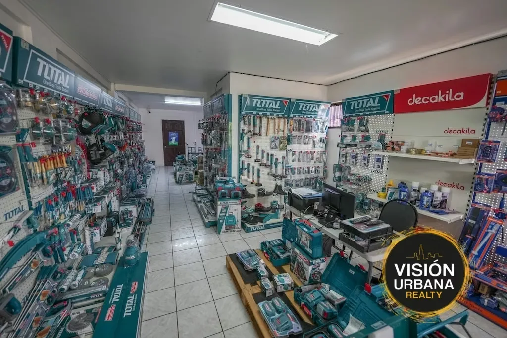 Three-story commercial building located across from the Esparza Centro sports complex. It has a 253.93 m² lot and a 450 m² building distributed into three 150 m² units, ..., photo 13