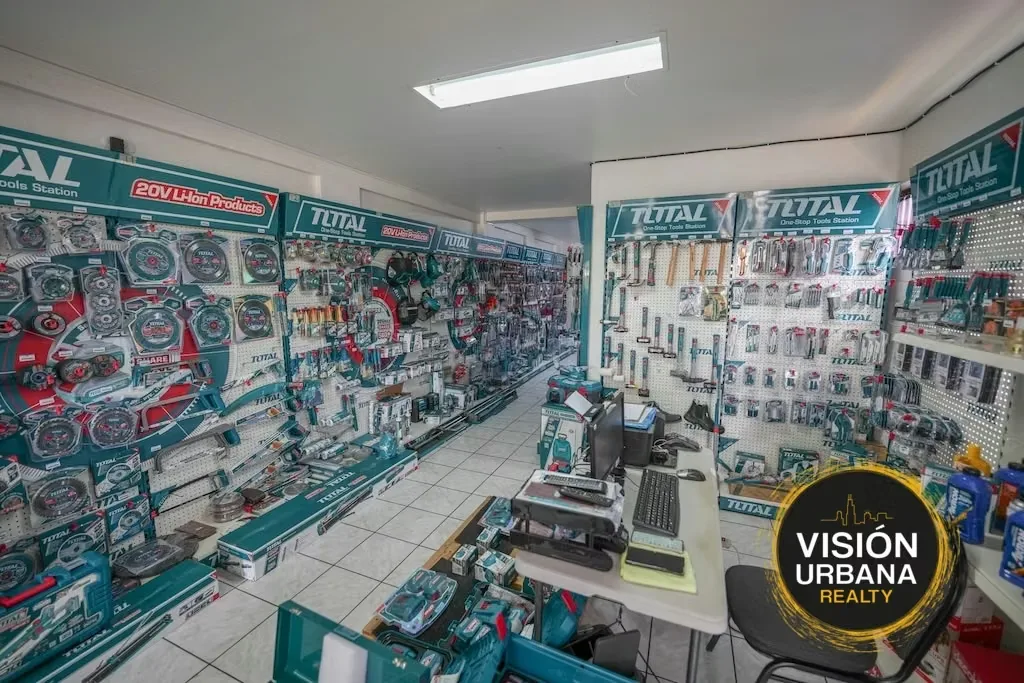 Three-story commercial building located across from the Esparza Centro sports complex. It has a 253.93 m² lot and a 450 m² building distributed into three 150 m² units, ..., photo 14