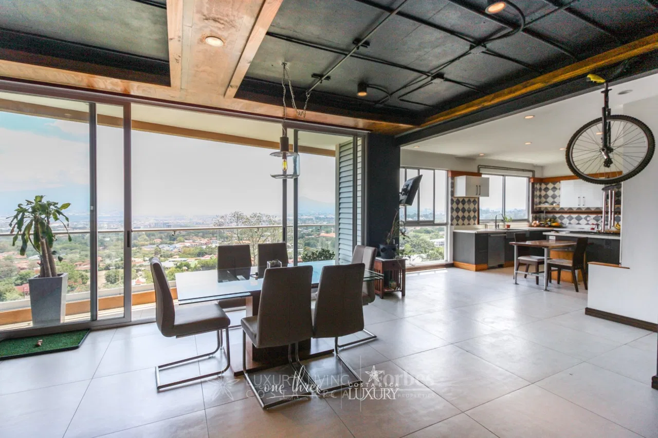 Dharma Penthouse Escazú: Furnished, Views & Roof Terrace (19580N)