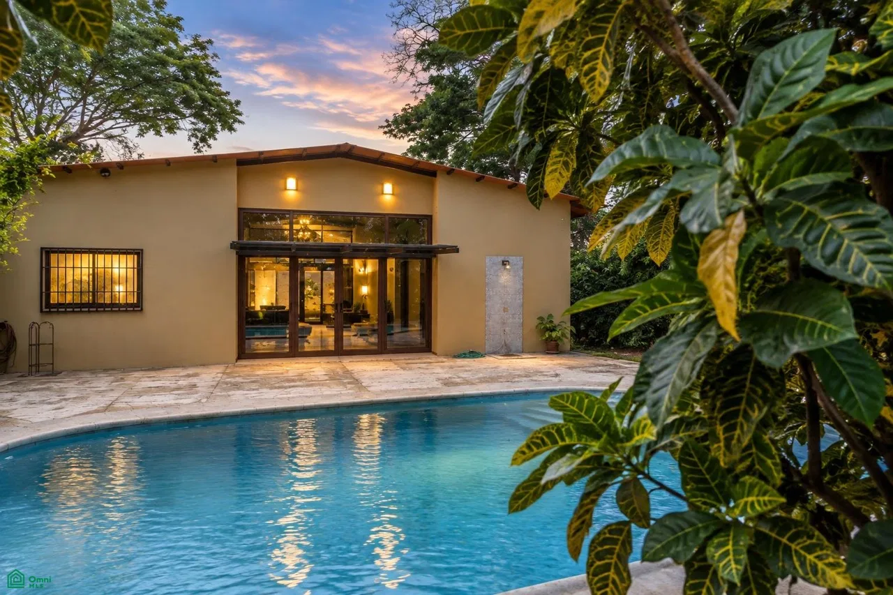 Rancho Golondrinas Surfside Playa Potrero Costa Tempate Guanacaste