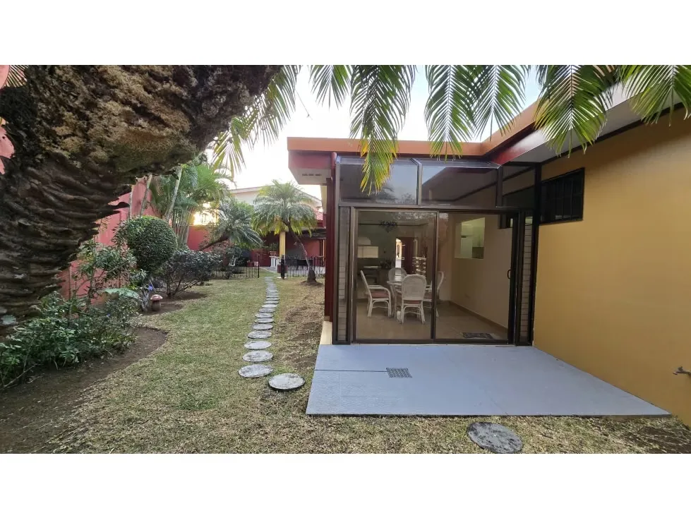 Se VENDE encantadora casa en residencial con acceso controlado, diseño clasica moderna de una sola planta, ofrece ..., photo 12
