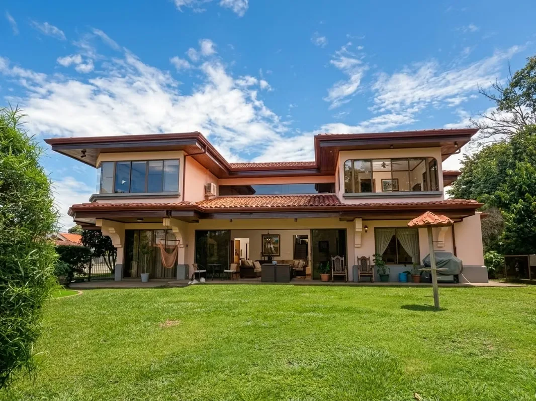 Exclusive Contemporary Neocolonial Residence in Hacienda Los Reyes