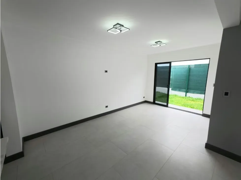 Se vende casa nueva de lujo en Condominio Teruma, Moravia, con modernos acabados, excelente distribución y espacios ideales para disfrutar en familia., photo 2