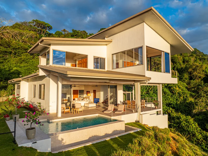 4 Bed Single Family Homes For Sale in Dominical, photo 2