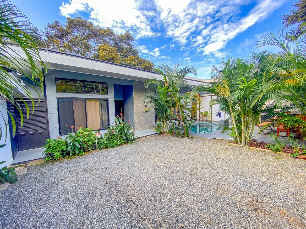PROPERTY WITH FOUR BEDROOMS NEAR TO THE EVERYTHING, IN UVITA – 0.13 ACRES