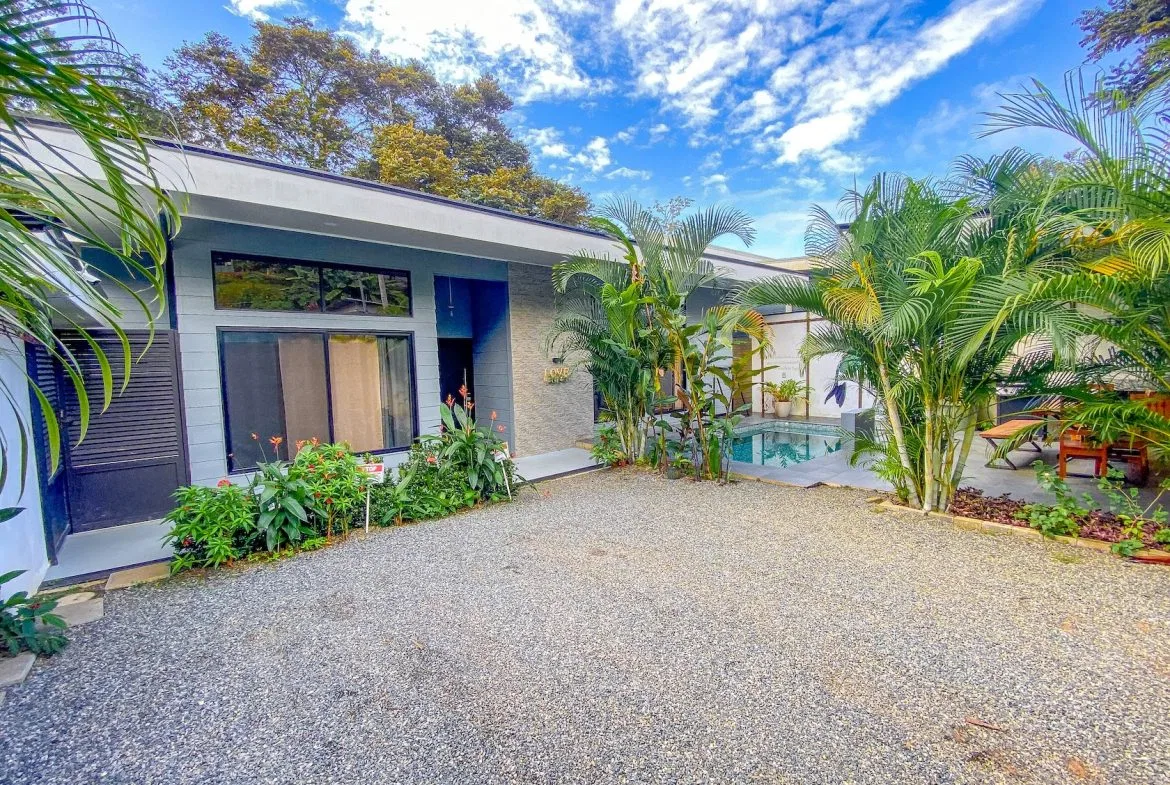 PROPERTY WITH FOUR BEDROOMS NEAR TO THE EVERYTHING, IN UVITA – 0.13 ACRES, photo 2