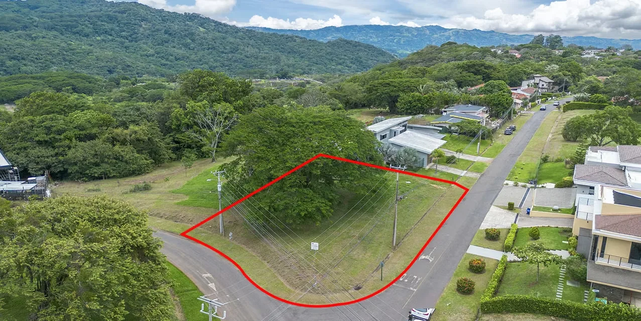 Lot in La Guacima Hacienda Los Reyes - Corner Lot - Near Golf Tennis