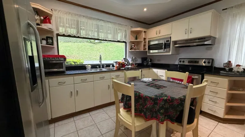 Beautiful House for Sale with Spectacular View in an Exclusive Gated Community, photo 4