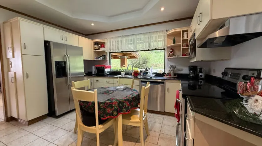 Beautiful House for Sale with Spectacular View in an Exclusive Gated Community, photo 5