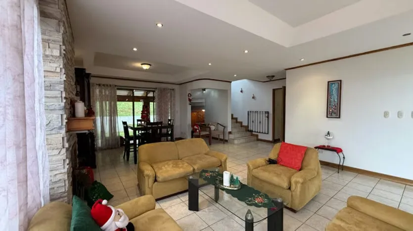 Beautiful House for Sale with Spectacular View in an Exclusive Gated Community, photo 6