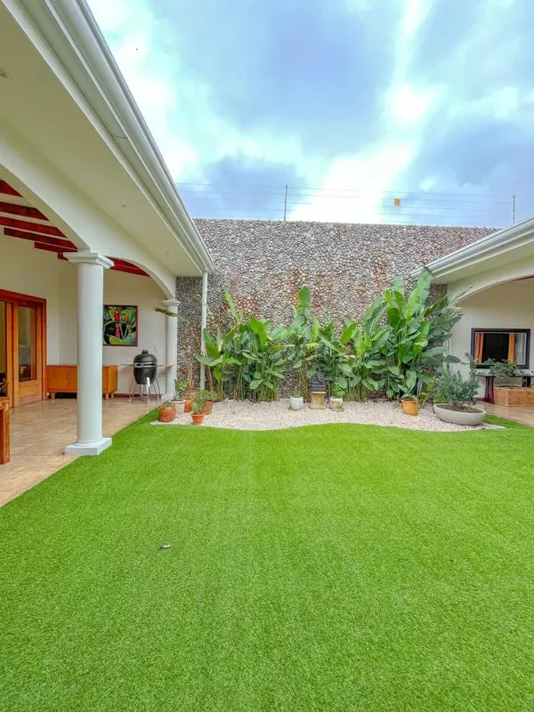 En Venta Casa Independiente amplia y acogedora de 1 Planta en Trejos Montealegre, Escazú, photo 12