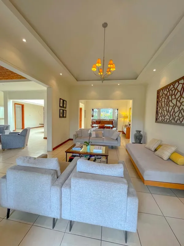 En Venta Casa Independiente amplia y acogedora de 1 Planta en Trejos Montealegre, Escazú, photo 3