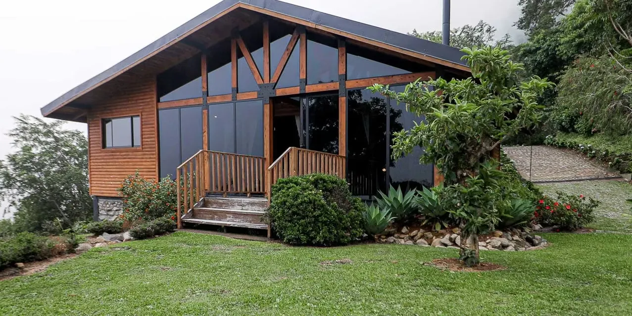 2-bedroom off-grid house with independent apartment in Salvaje, Acosta, featuring large land, nature views, and privacy near San José, Costa Rica.