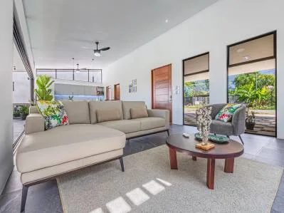 STYLISH 3 BED, 3 BATH BRAND NEW VILLA IN UVITA., photo 3