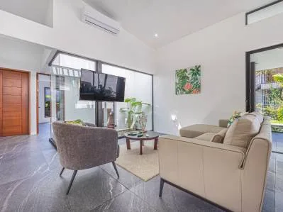 STYLISH 3 BED, 3 BATH BRAND NEW VILLA IN UVITA., photo 5