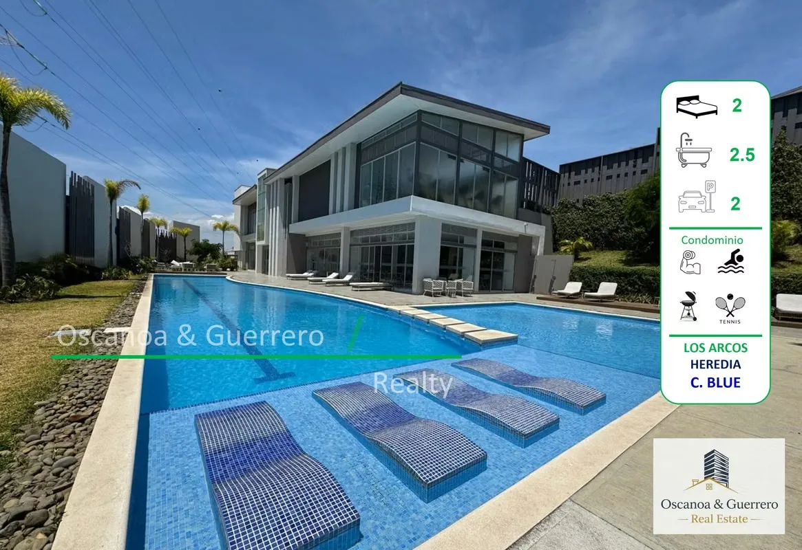 Casa de 2 niveles y 2 dormitorios en condominio con 25 amenidades. Ubicada cerca de múltiples zonas francas y diversos servicios cercanos.