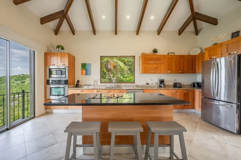 Casa de la Promesa: Mediterranean-Style 5BR Ocean-View Villa in Vistas de Flamingo with Infinity Pool and Elegant Outdoor Living
