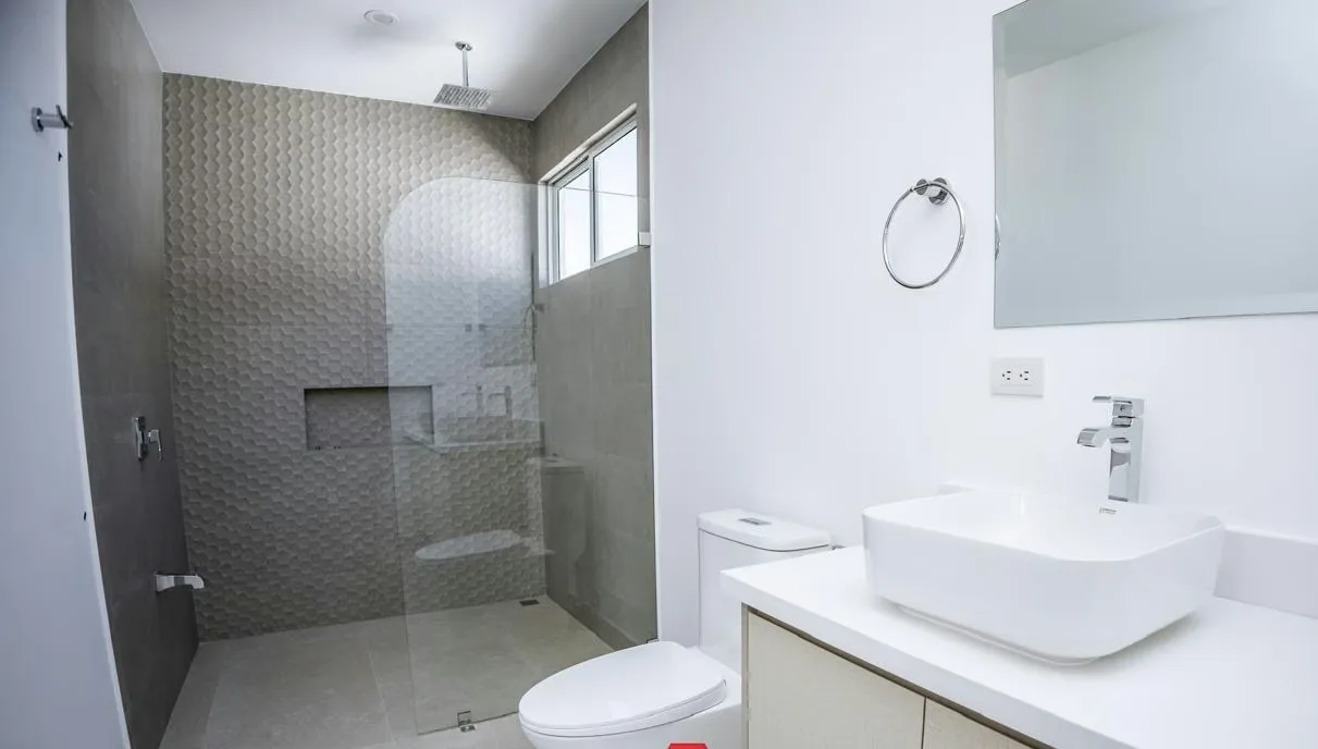 Viví rodeado de tranquilidad, diseño y naturaleza en esta hermosa casa nueva en Tierras del Este., photo 12