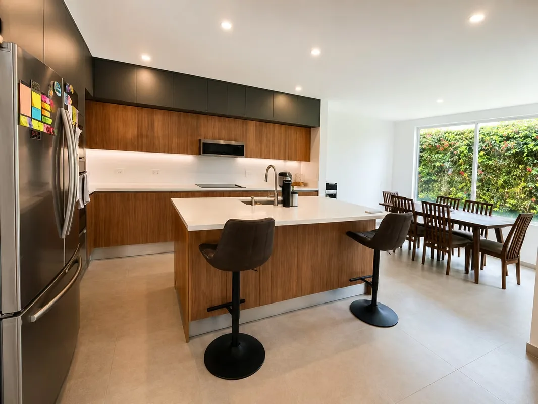 Viví rodeado de tranquilidad, diseño y naturaleza en esta hermosa casa nueva en Tierras del Este., photo 6