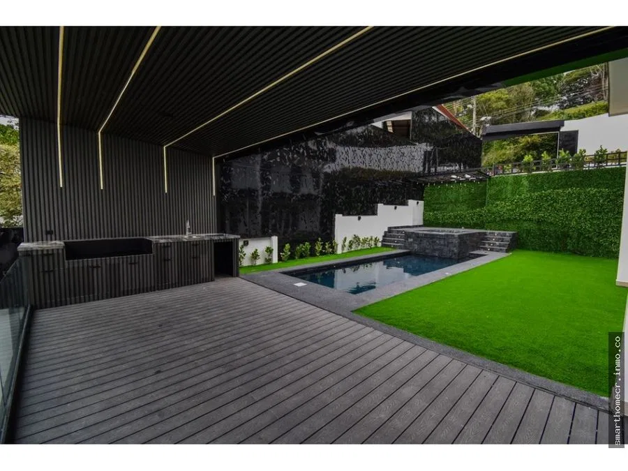 ALQUILER / VENTA DE CASA MODERNA CON PISCINA EN ESCAZÚ*