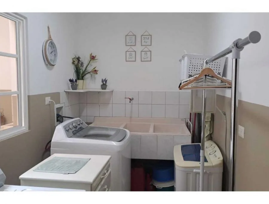 Venta de casa independiente en Santa Ana US$475,000 #ER007 - Venta en Santa Ana, photo 2