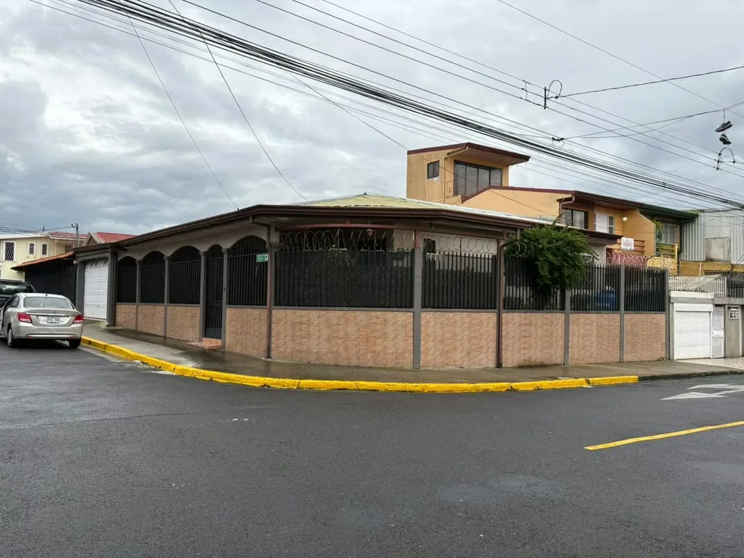 Corner Home in Belgrano | Ideal for Residential Living, Medical Practice, Office, or Business