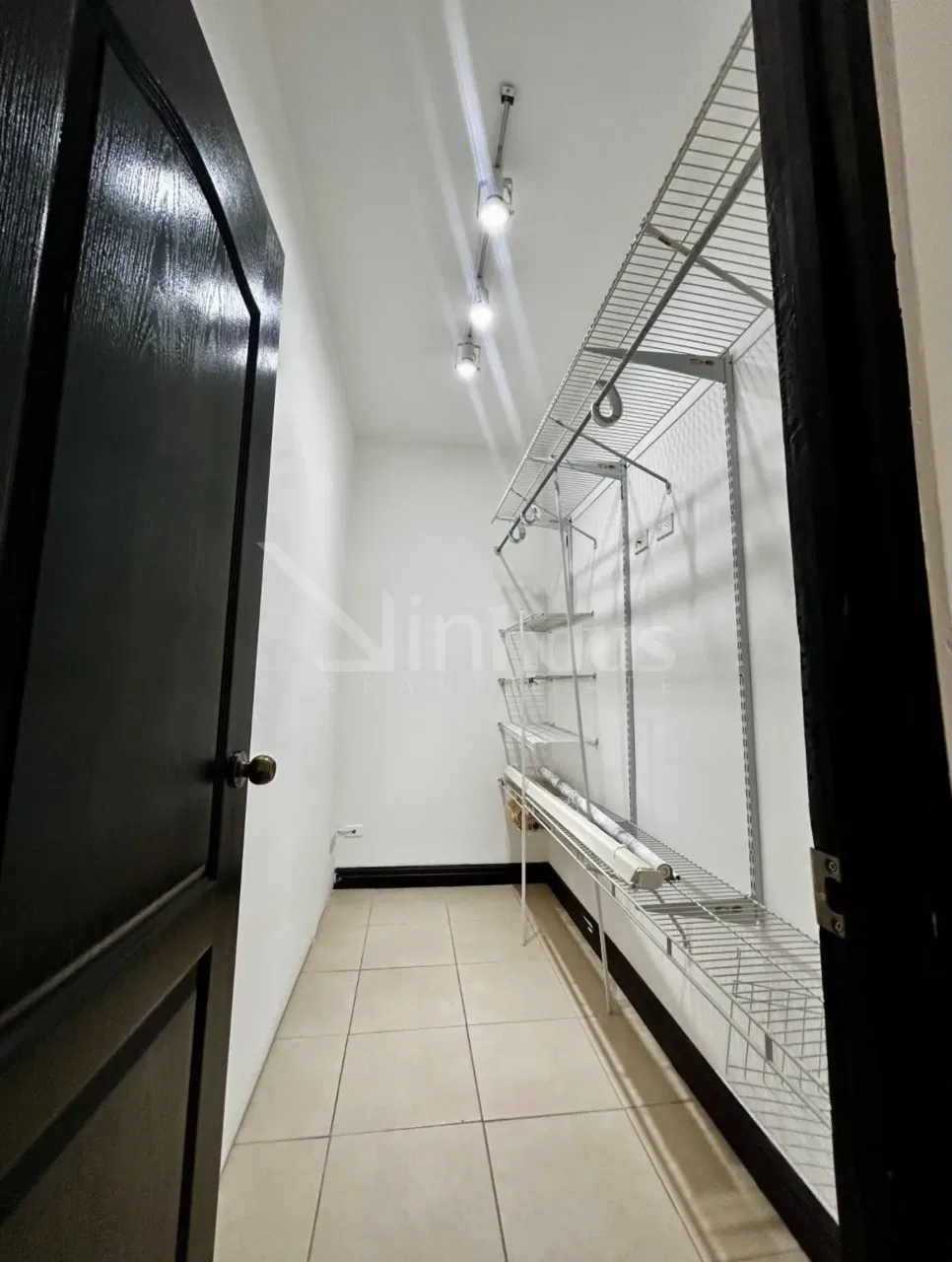 Venta de Apto Condominio Torres del Sol La Union, photo 3
