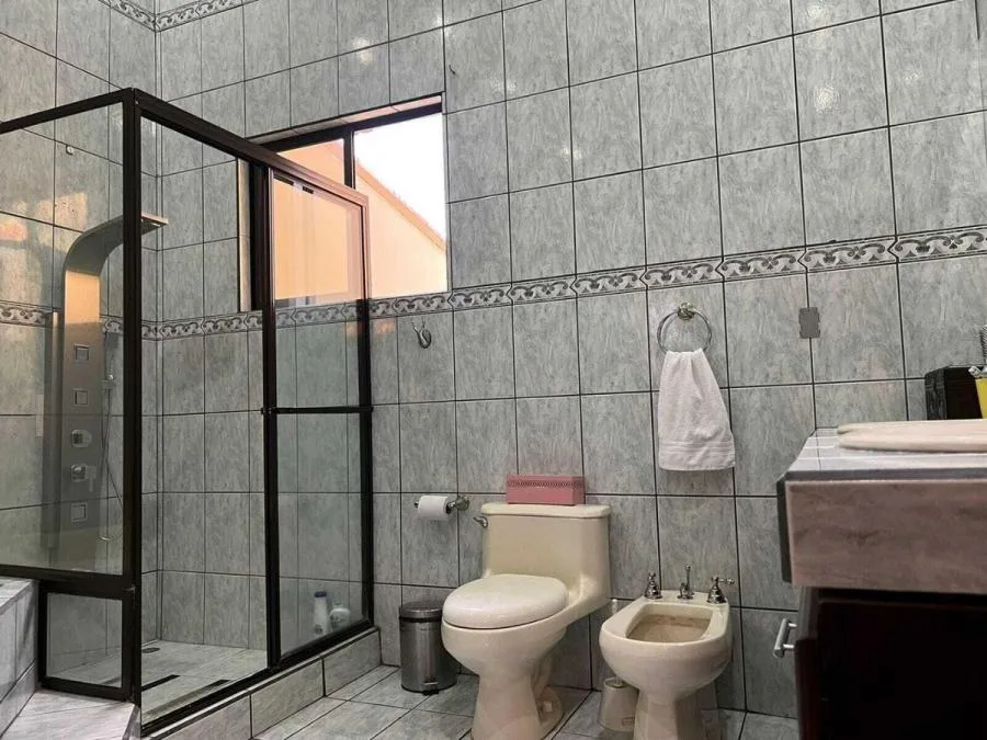 Venta de Magnifica Casa en Curridabat, San José / Mls. 26-892 OFC JB - Venta en Curridabat, photo 6