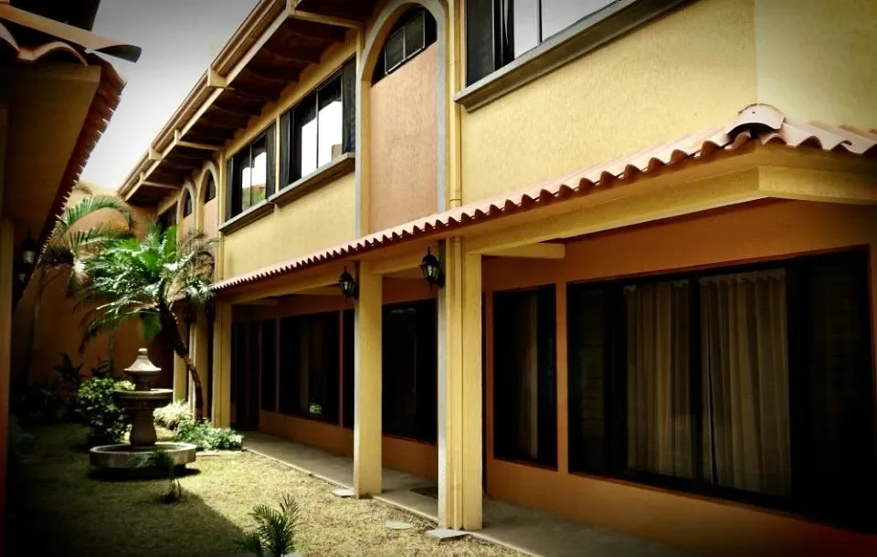 Este cómodo y acogedor apartamento se encuentra totalmente amueblado y equipado para su comidas., photo 2