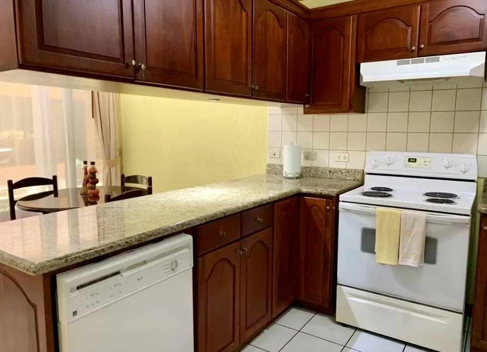 Este cómodo y acogedor apartamento se encuentra totalmente amueblado y equipado para su comidas., photo 5