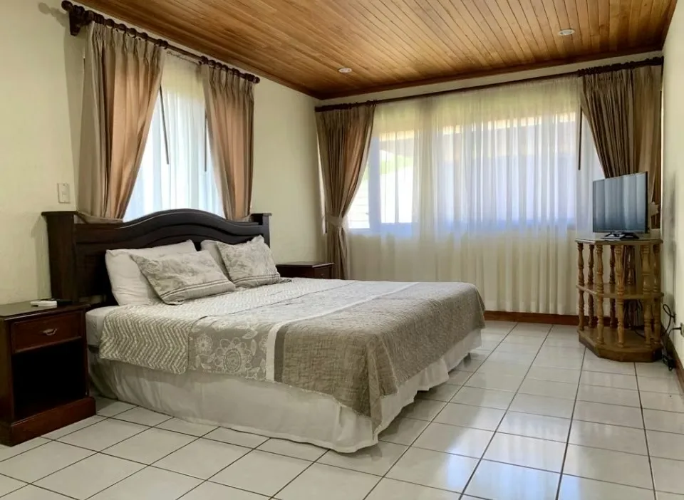 Este cómodo y acogedor apartamento se encuentra totalmente amueblado y equipado para su comidas., photo 9