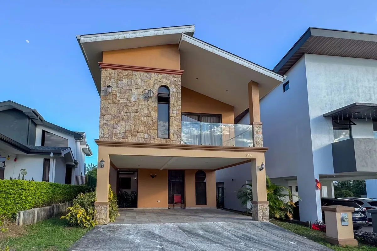 Esta increíble casa en venta está ubicada en el exclusivo Condominio Tierras de Café en Ulloa ..., photo 3