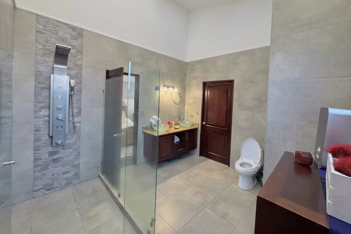 Esta increíble casa en venta está ubicada en el exclusivo Condominio Tierras de Café en Ulloa ..., photo 10