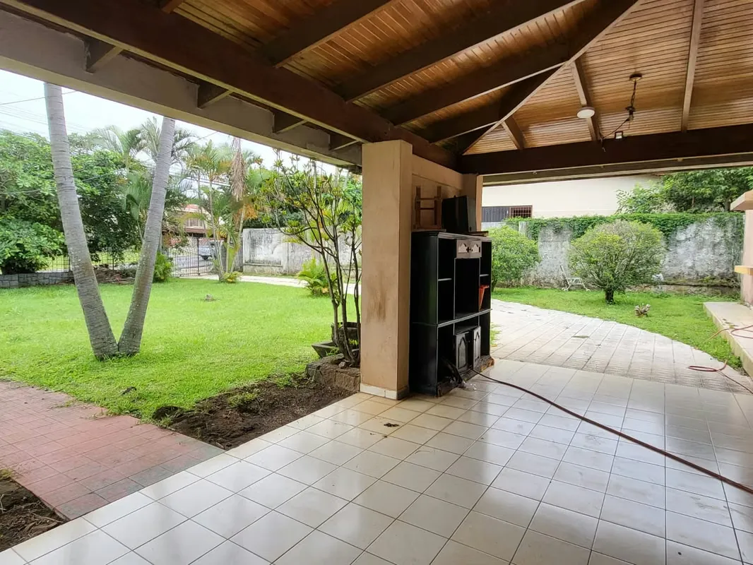 Venta de amplia propiedad de uso mixto ubicada en Llorente de Flores, Heredia. Se ubica a 10 minutos del aeropuerto Juan Santamaria. El uso de suelo es de tipo mixto, residencial y ..., photo 5