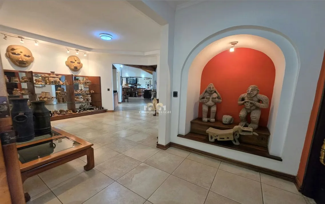 Casa independiente en Guachipelín Norte de Escazú: disfrute de atardeceres inolvidables.