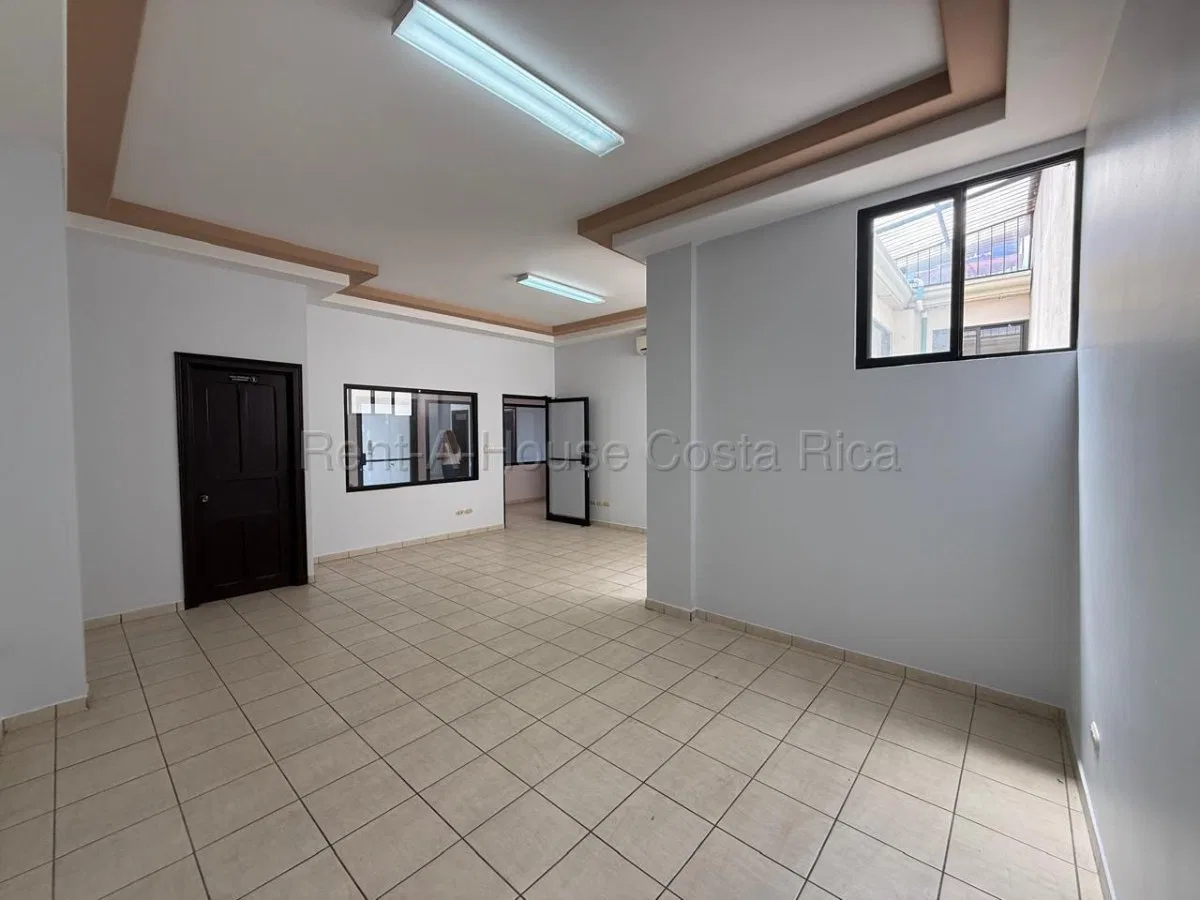 Alquiler de Local Comercial Remodelado en el Corazón de Heredia #27-276 GS - Alquiler / Renta en Heredia