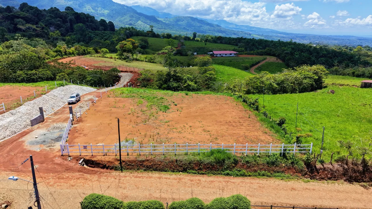 VENTA DE LOTES DE 2.700 M2 CON NACIENTE NATURAL EN ARCO IRIS, CAJON DE PEREZ ZELEDON
