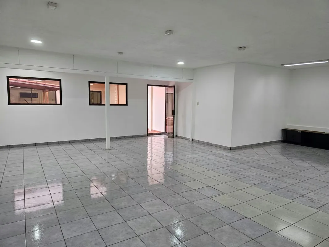 Casa linda y amplia, de dos pisos apta para oficinas en Barrio Dent, San Pedro. ¡Agende su cita y no deje pasar esta oportunidad!