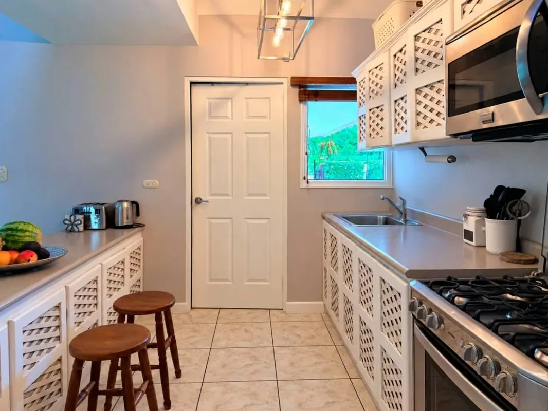 Una propiedad de 5000 m2 con una casa de 210m2 de construcción, estilo villa y arquitectura americano-caribeño, ubicada en condominio con seguridad 24/7 y con fácil acceso a ..., photo 11