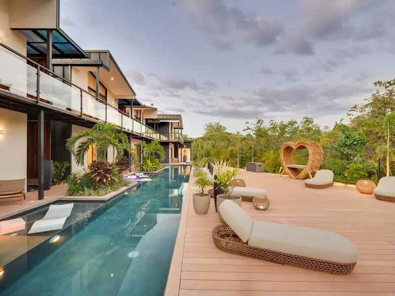 10 Bed Single Family Homes For Sale in Playa Flamingo, photo 14
