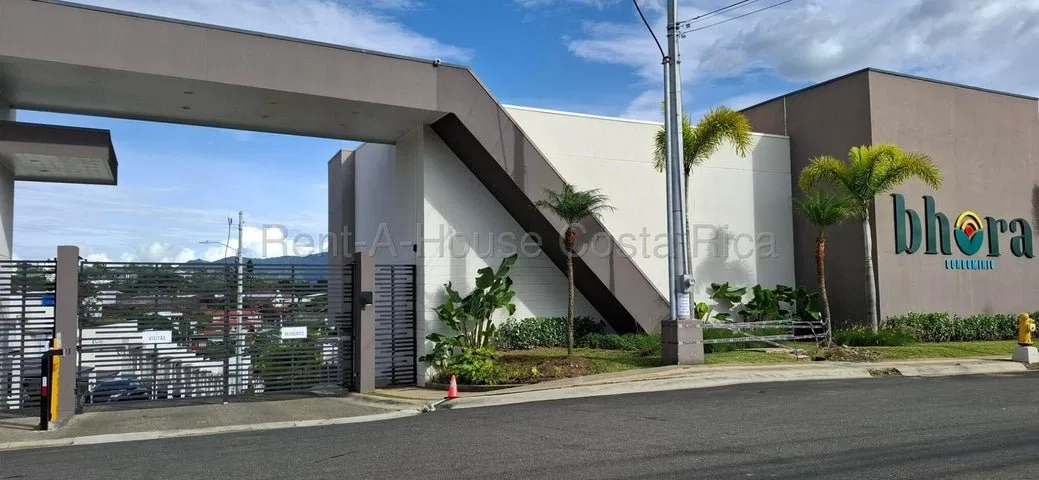 Alquiler de Casa AMUEBLADA en Condominio Bhora Montes de Oca. RAH 27-584 - Alquiler / Renta en Montes de Oca