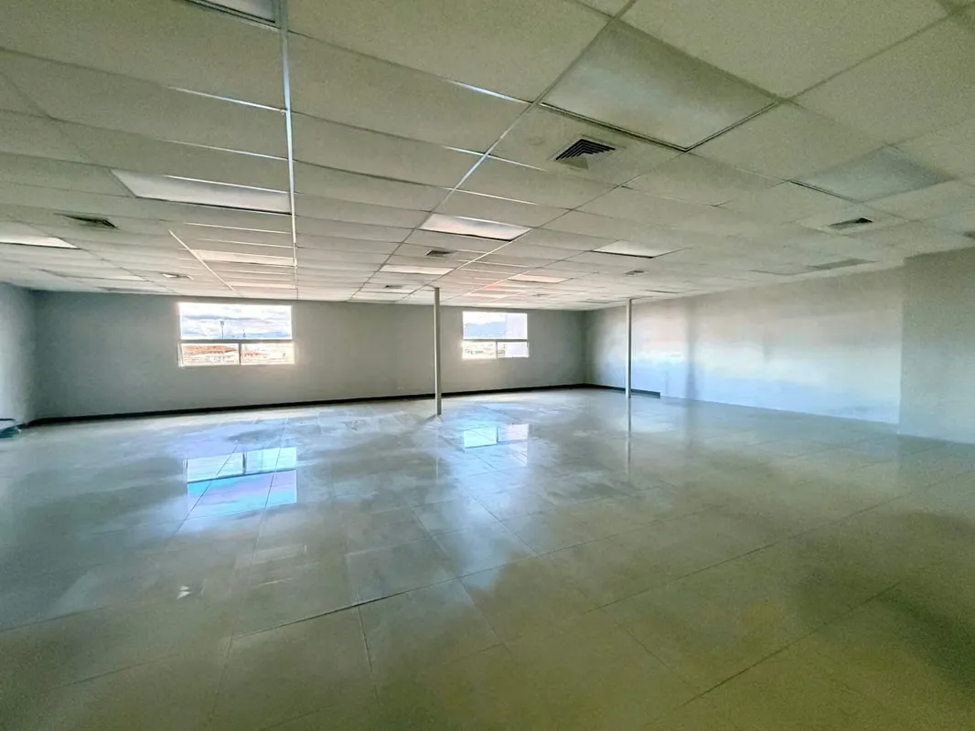 Building for rent in Guadalupe / Commercial Use / Prime location, photo 6