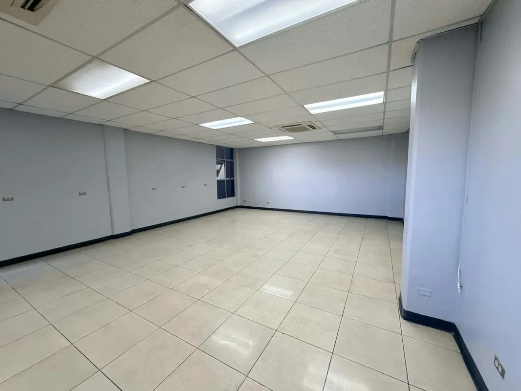Building for rent in Guadalupe / Commercial Use / Prime location, photo 7