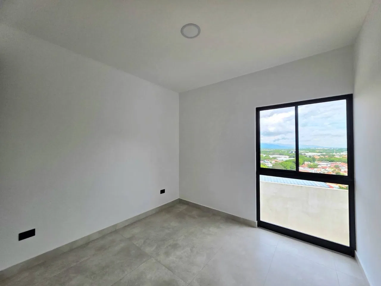 Venta en Guachipelín, Escazú - Casa de Tres Niveles en Condominio, photo 11