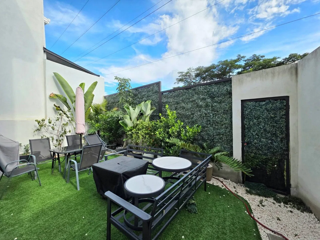 Venta en Guachipelín, Escazú - Casa de Tres Niveles en Condominio, photo 12