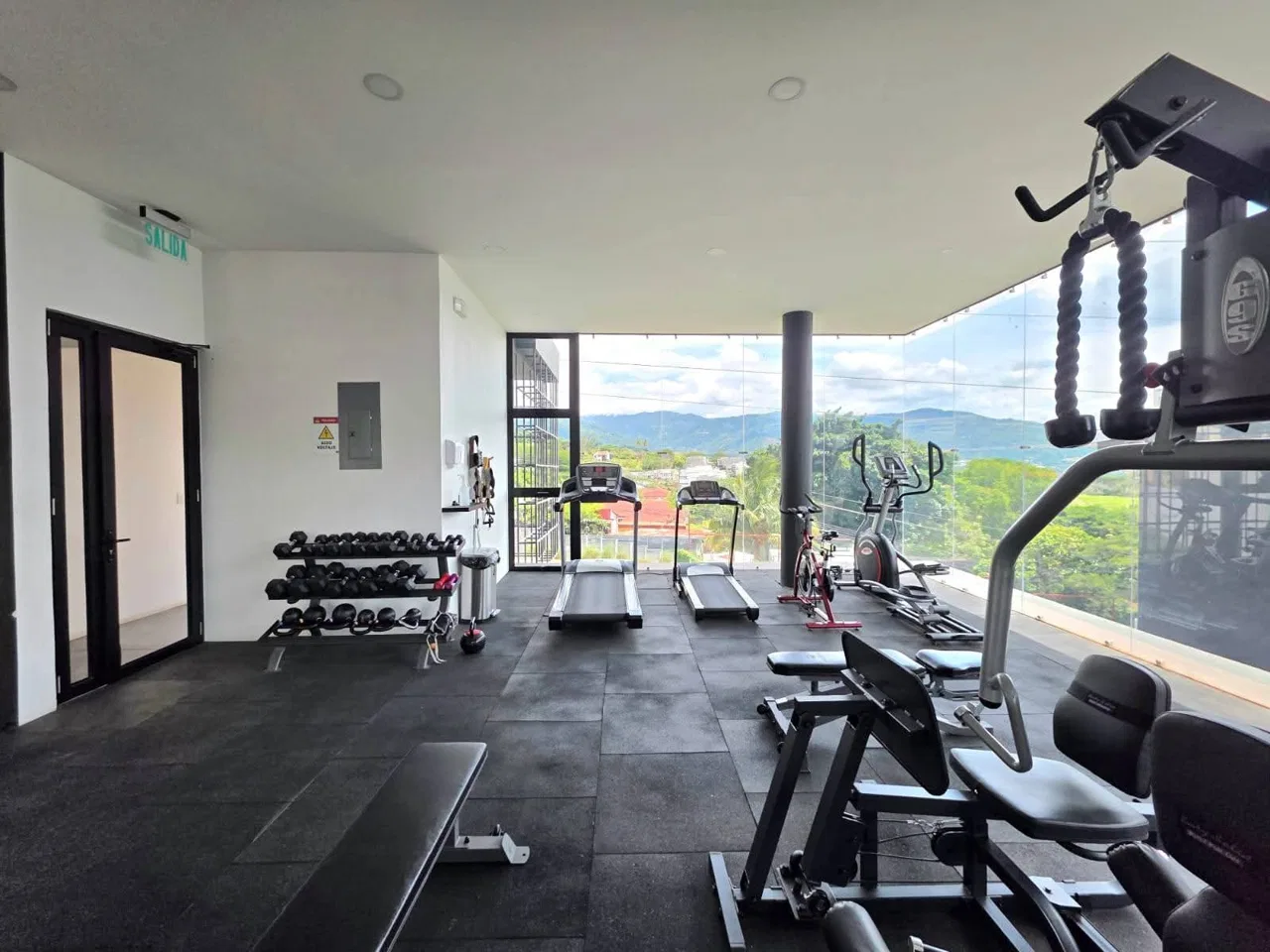 Venta en Guachipelín, Escazú - Casa de Tres Niveles en Condominio, photo 14