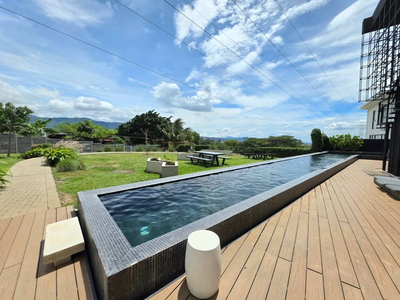 Venta en Guachipelín, Escazú - Casa de Tres Niveles en Condominio, photo 17