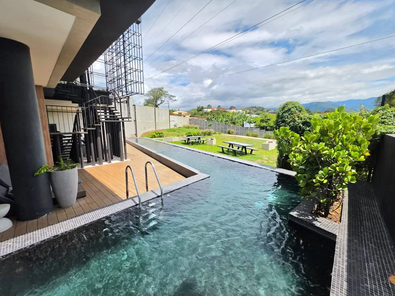 Venta en Guachipelín, Escazú - Casa de Tres Niveles en Condominio, photo 18