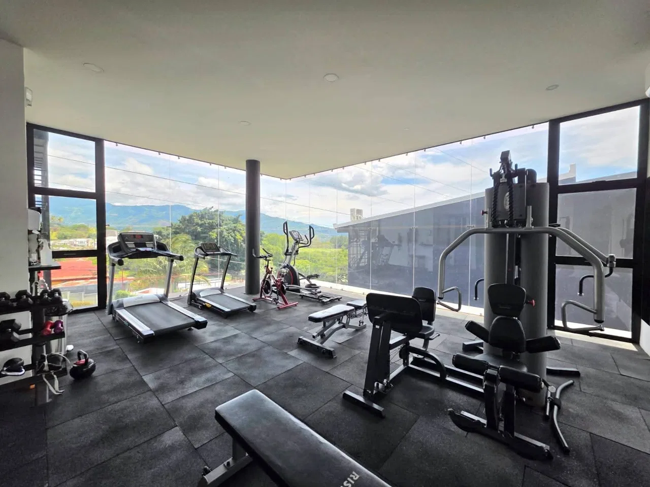Venta en Guachipelín, Escazú - Casa de Tres Niveles en Condominio, photo 19