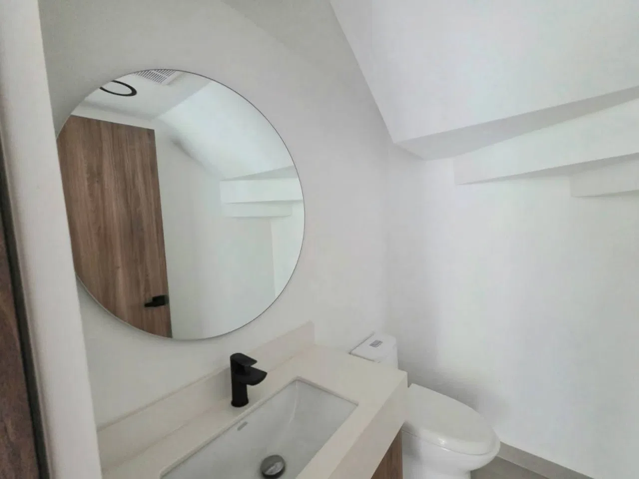 Venta en Guachipelín, Escazú - Casa de Tres Niveles en Condominio, photo 5